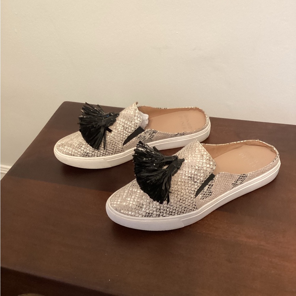Donald Pliner Great “Python Print” Slip Ons Cream… - image 3